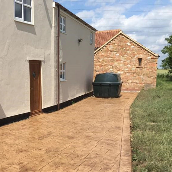 Swiss Seal Light Brown Driveway Sealer: 5 L patio and driveway sealer and patio sealer